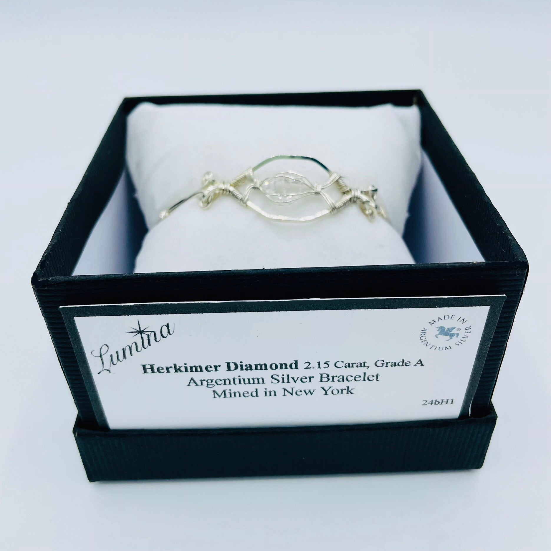 Herkimer Diamond 2.15 Carat, Grade A
Argentium Silver Bracelet
Mind in New York